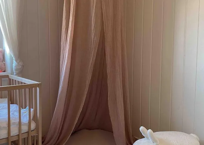 Charming 1920s House Semesterbostad